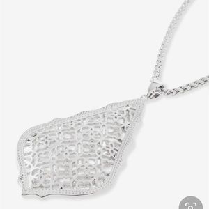 Kendra Scott necklace